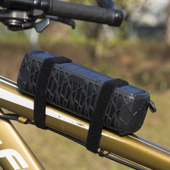 Hordozható Bluetooth hangszóró power bankkal AERIUM S5000 Solar Outdoor
