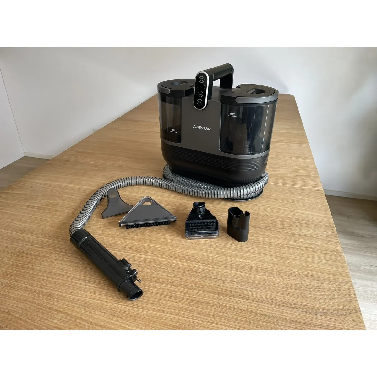 Kárpittisztító és autóülésporszívó AERIUM R1600 Clean Professional Kárpittisztító és autóülésporszívó AERIUM R1600 Clean Professional