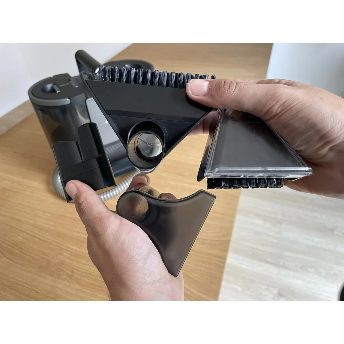 Kárpittisztító és autóülésporszívó AERIUM R1600 Clean Professional Kárpittisztító és autóülésporszívó AERIUM R1600 Clean Professional